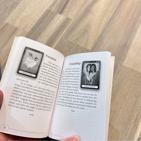 Doreen Virtue & Charles Virtue Indigo Angel Oracle Cards - Picture 4 of 4